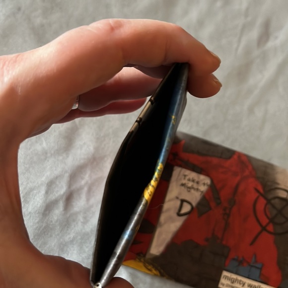 Superman v Batman Tyvek Mighty wallet from sub box - Picture 5 of 6